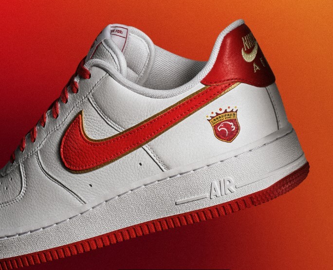 Nike By You × 海港队徽定制 Air Force 1 上线，经典红金