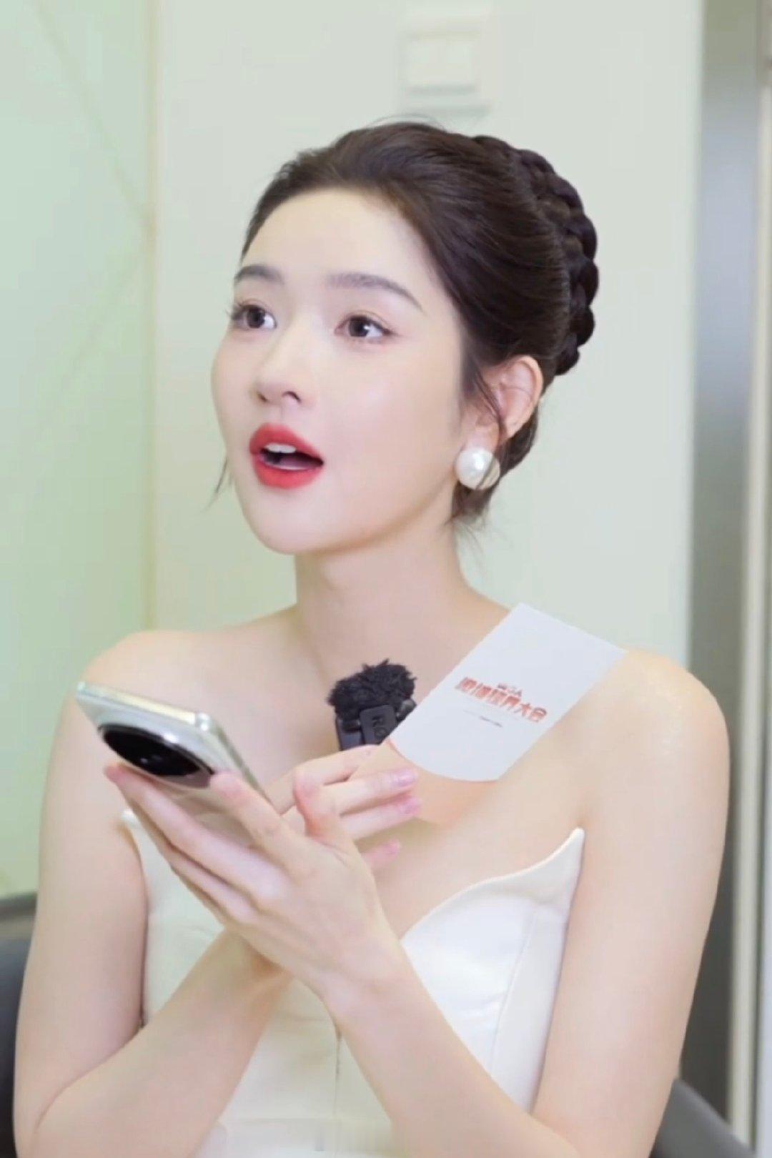 王玉雯芝麻800从从容容游刃有余 信用分800+对王玉雯来说如此轻松！全场最高分