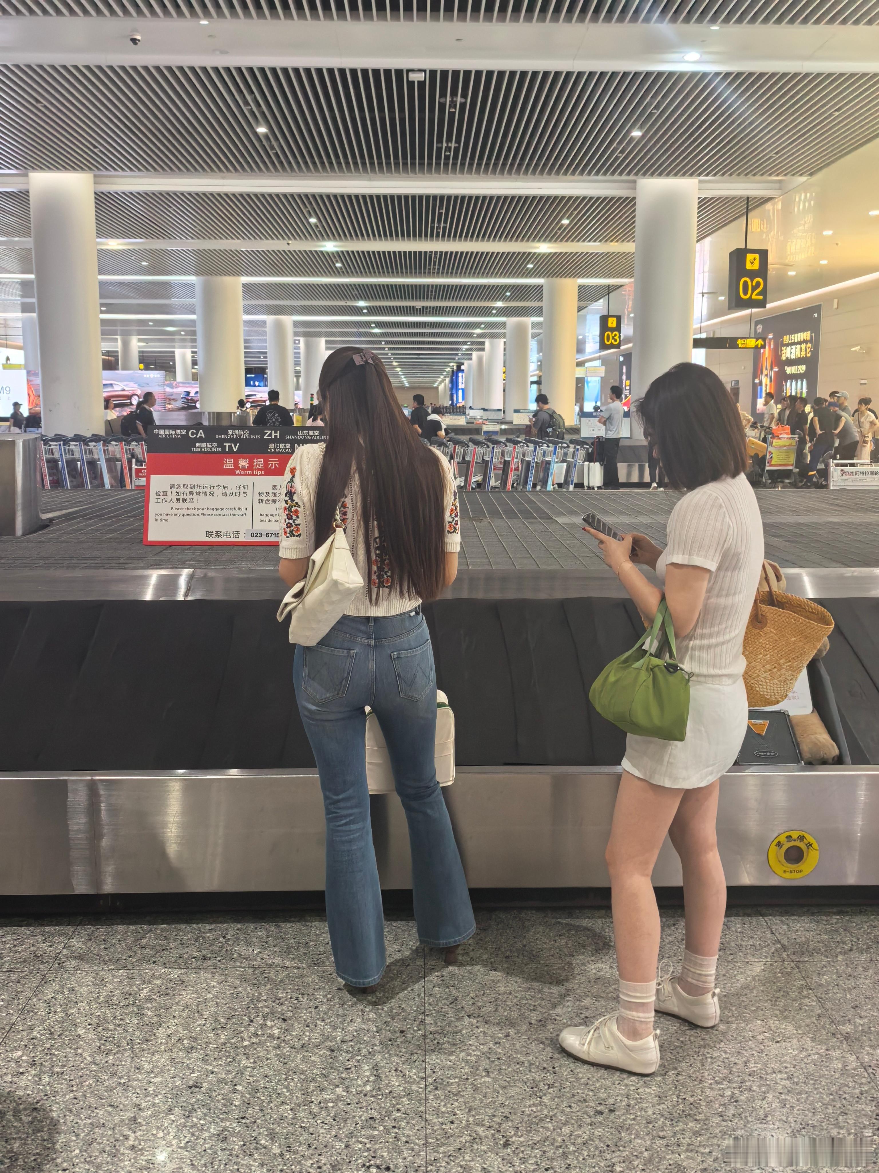 上去搭讪加VX被拒绝了 重庆·重庆江北国际机场