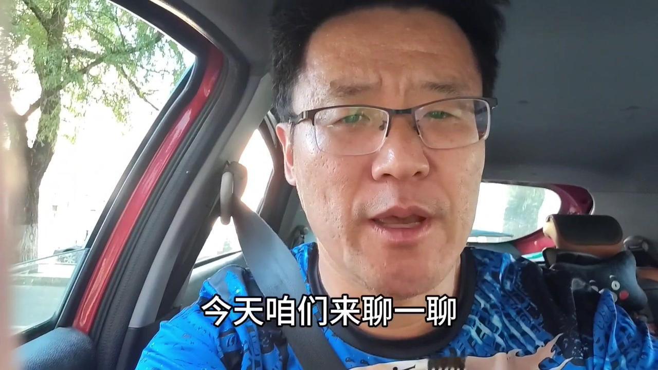 🤔全国一卷高考作文难在哪？💡分析体现在三个方面：
首先是强绑定要求，需个人成