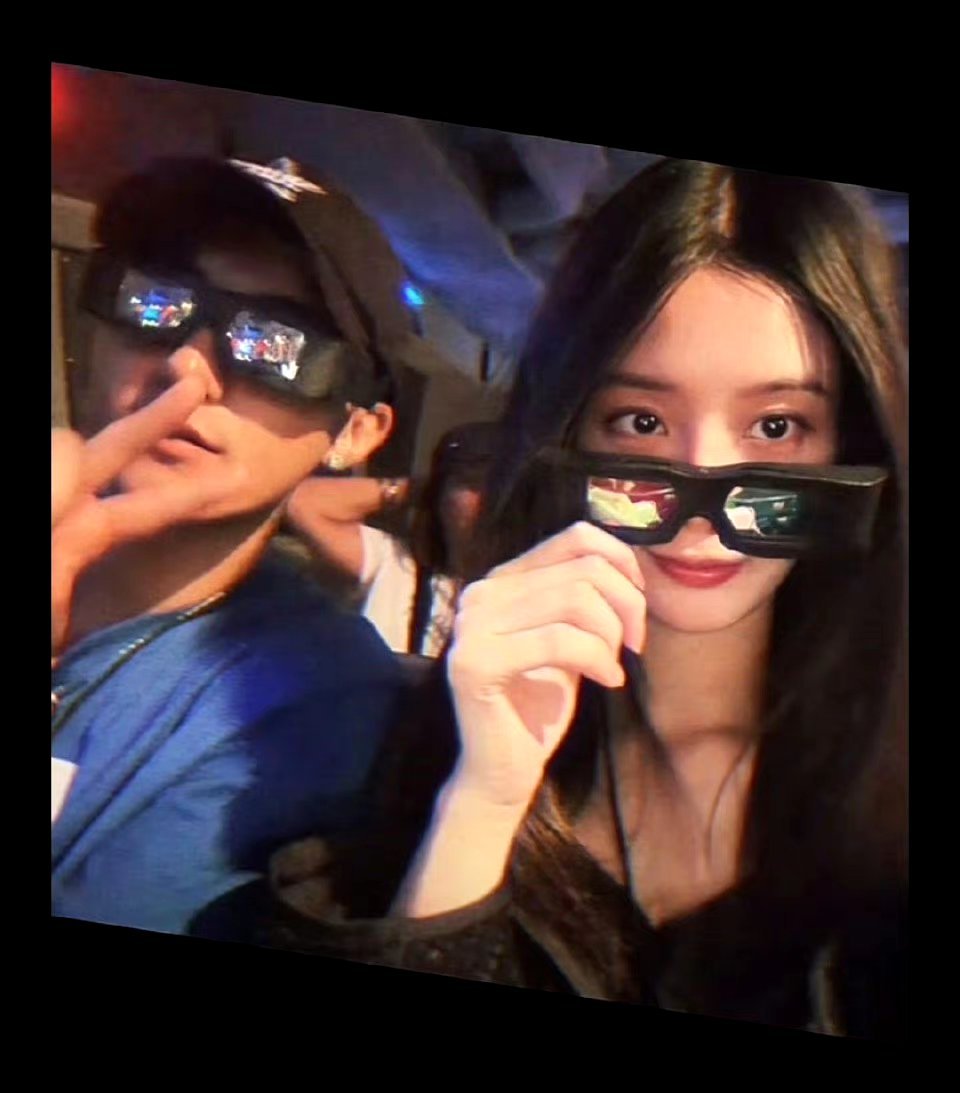 #徐艺洋秀恩爱黄子韬傻了#秀~ ​​​