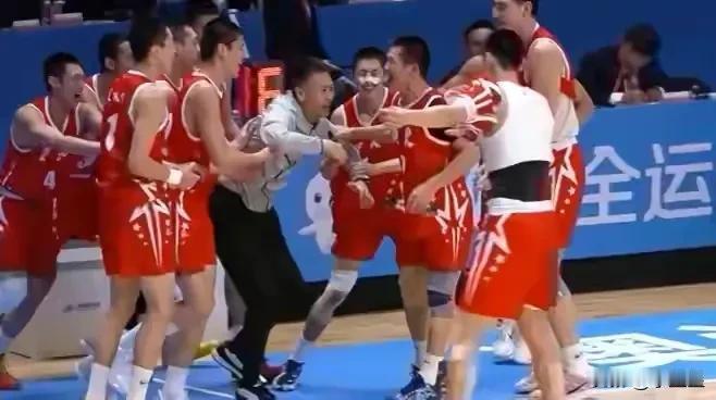 第十五届全运会U18男篮组，广东队以85比78击败山东队，夺冠冠军。这比赛中可以