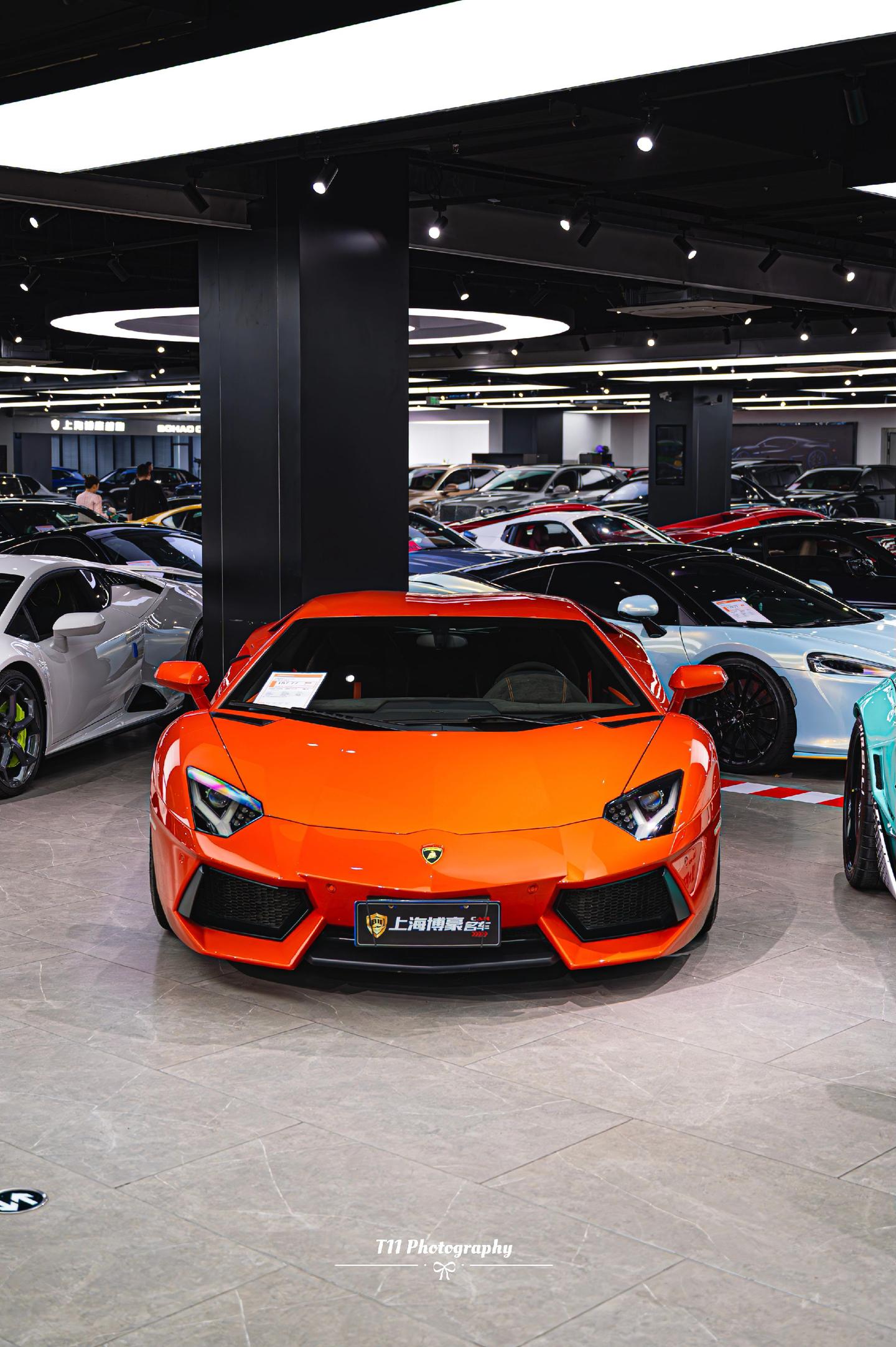 大牛还是橙色最好看。Lamborghini Aventador LP7...