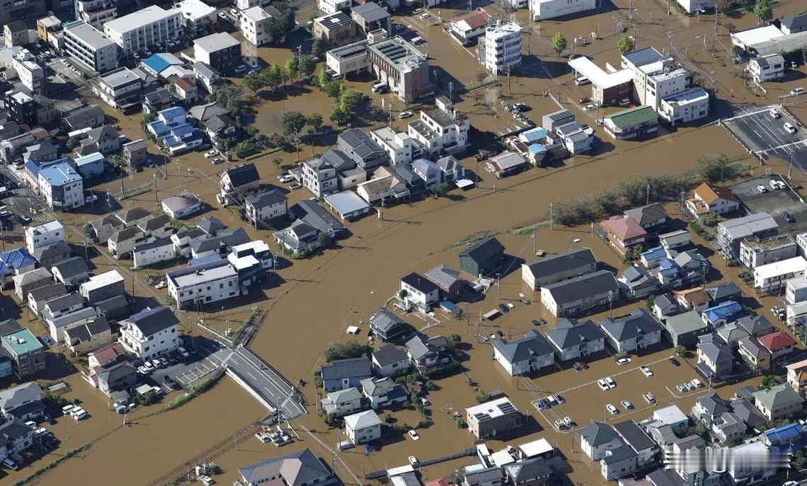 超月降雨叠加台风“杜鹃” 日本关东四人死亡六人失踪

9月22日午时，千叶县发布