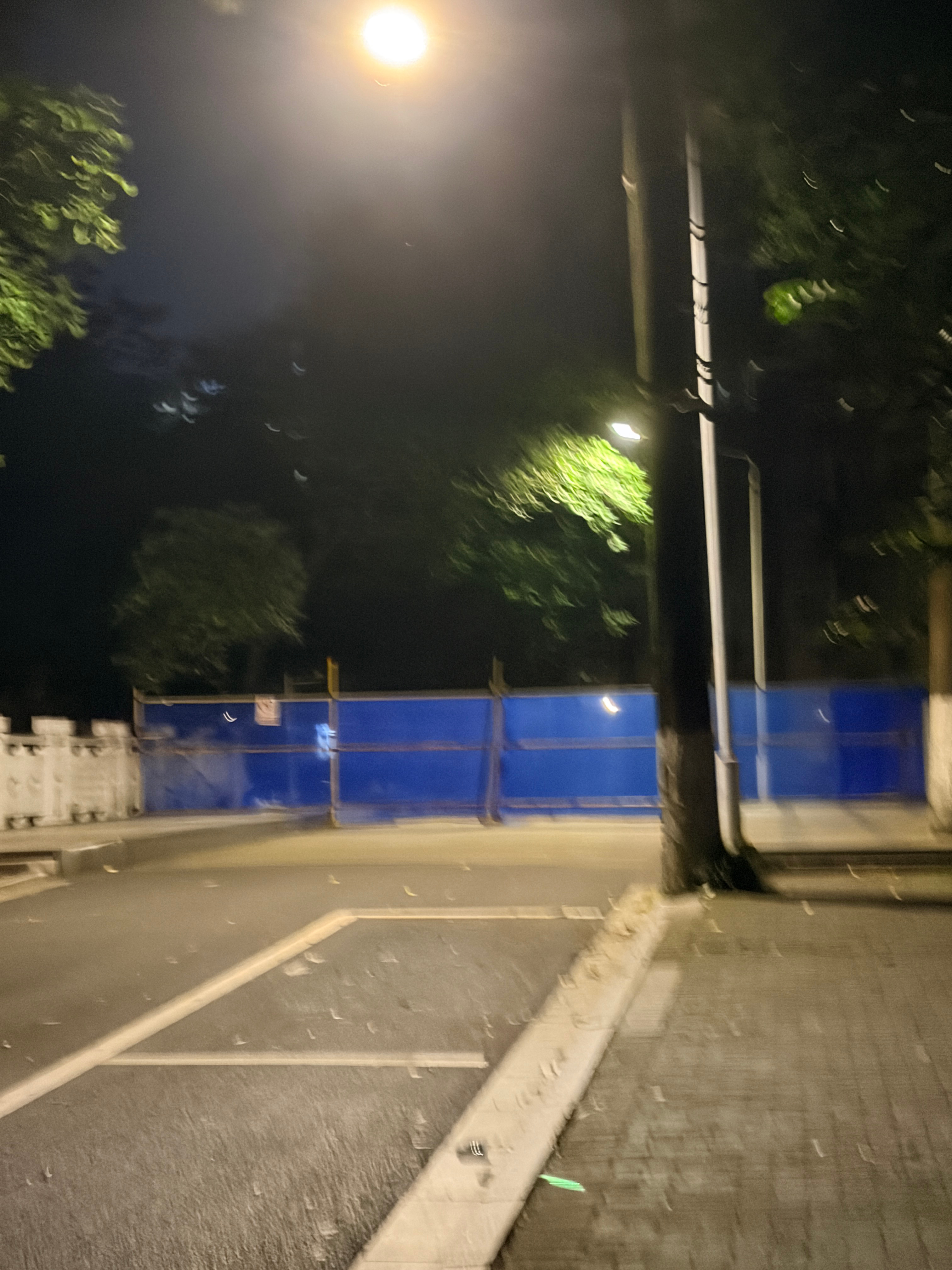 累的要死只想回宿舍躺着，逆天把我路拦住了🙉 