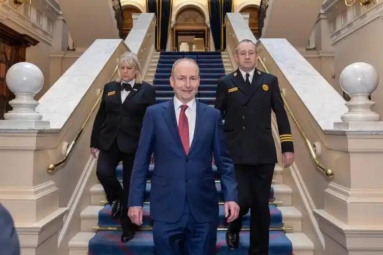 就在刚刚，

中国外交部正式宣布，

1月3日，中国外交部一官宣消息就引发全网关