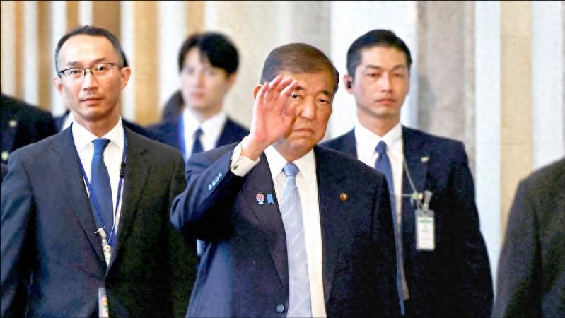 石破茂决定打破惯例，30年来第一次，中国等不到，日本迟来的道歉

东京永田町的首