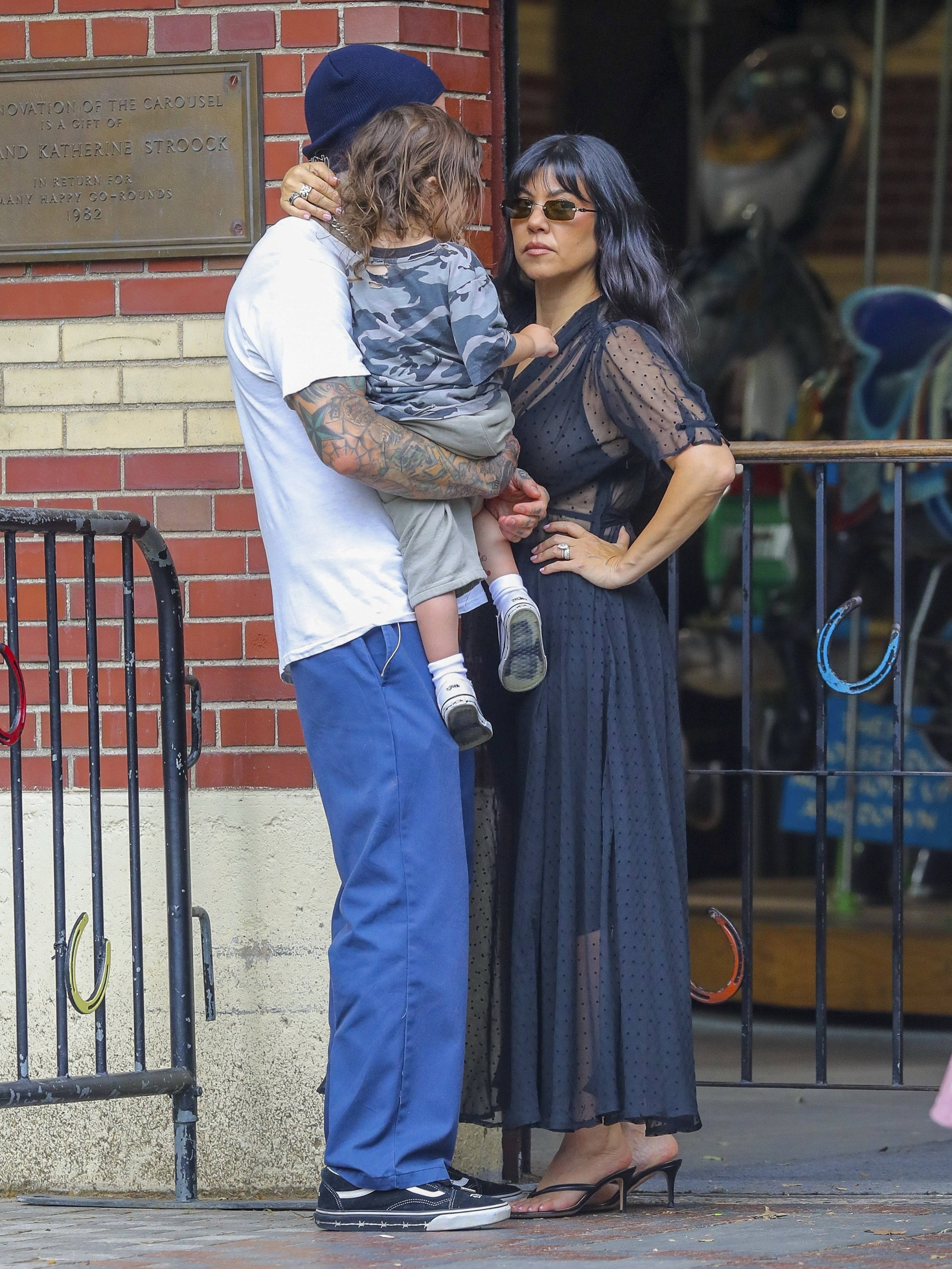 【0616】Kourtney Kardashian和Travis Barker带