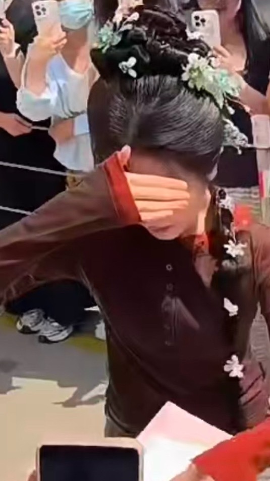 天呢换发型了千夜奇谭 ​​​