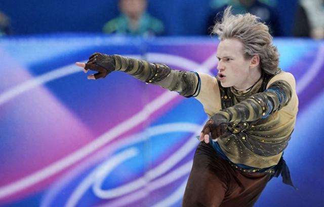 花样滑冰大赛世锦赛明天将在捷克首都布拉格开战，中国队派出年轻队员出战，包括男单陈