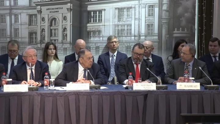 西方沉默的真相！
拉夫罗夫灵魂拷问：为何只骂伊朗，不审美以？
 
全球都在看这场