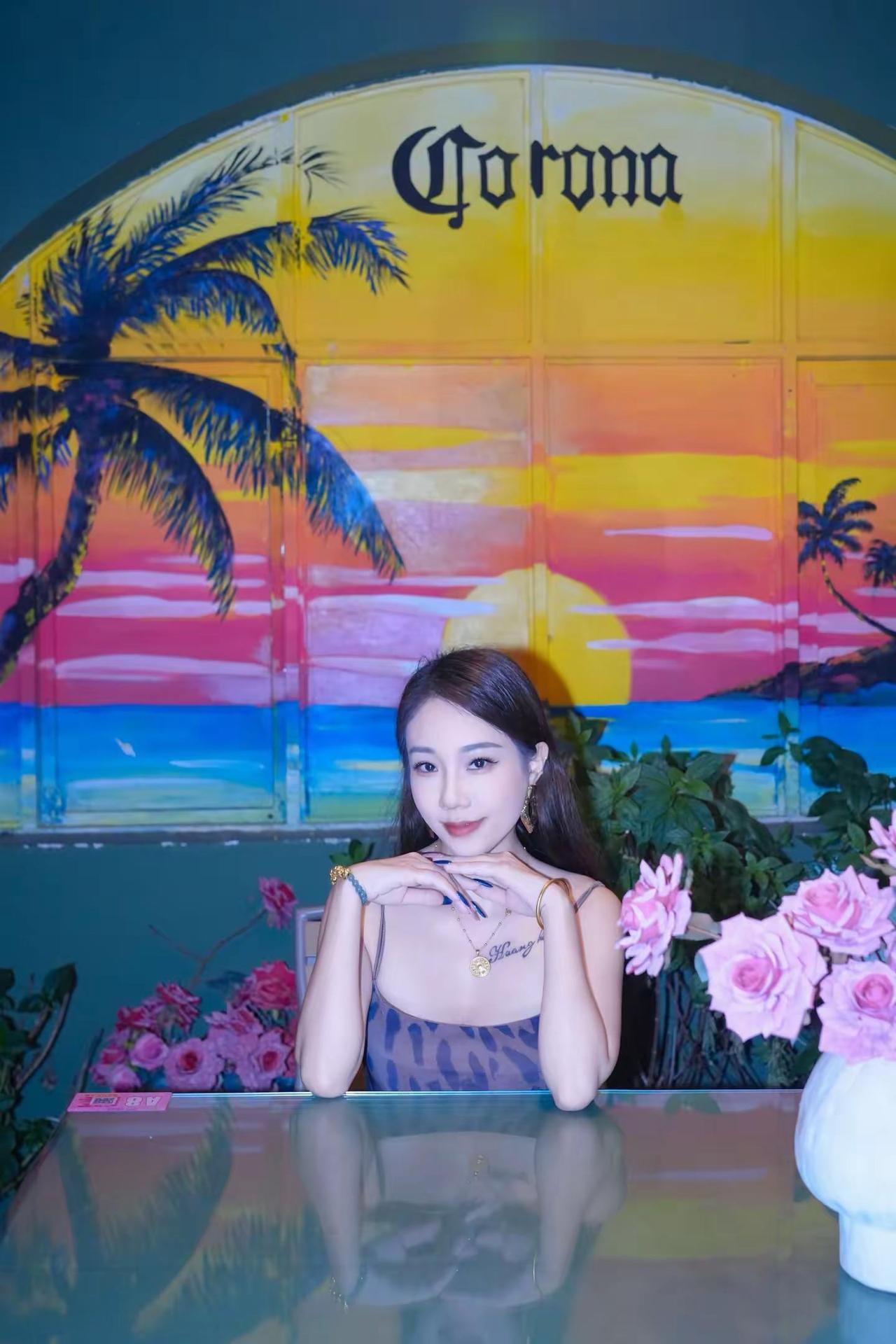 你放心 破屋子住谁都漏雨 你吃的那碗馊饭不会到别人手里就变成满汉全席