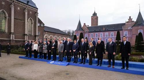 一个集团，两个世界。
欧盟领导人非正式峰会在比利时举行，意大利联合德国、比利时等