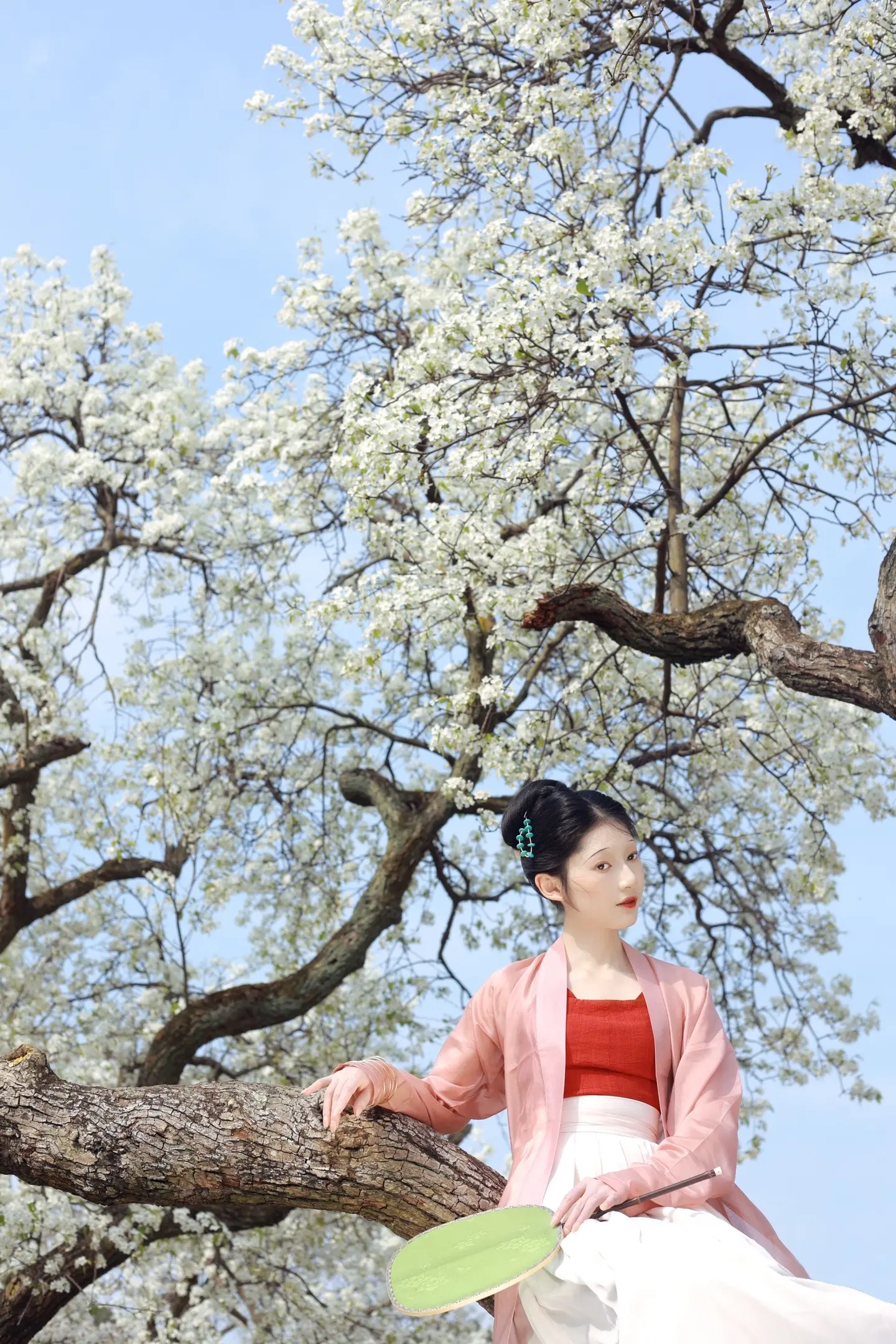 越透明越神秘。
💄&📷