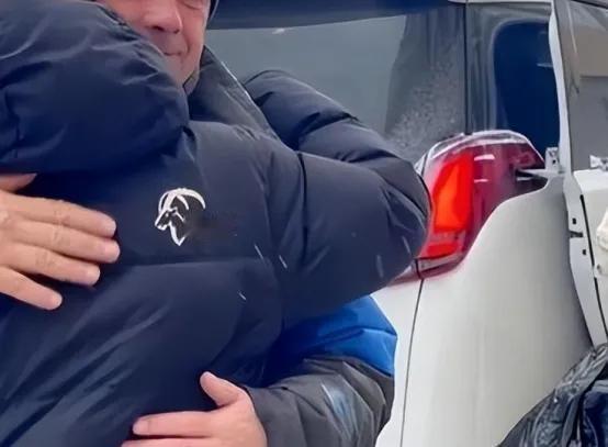 心酸！7年前在北京，我与俄罗斯姑娘娜塔莎相遇，如今已修成正果，前几天，岳父搭乘8