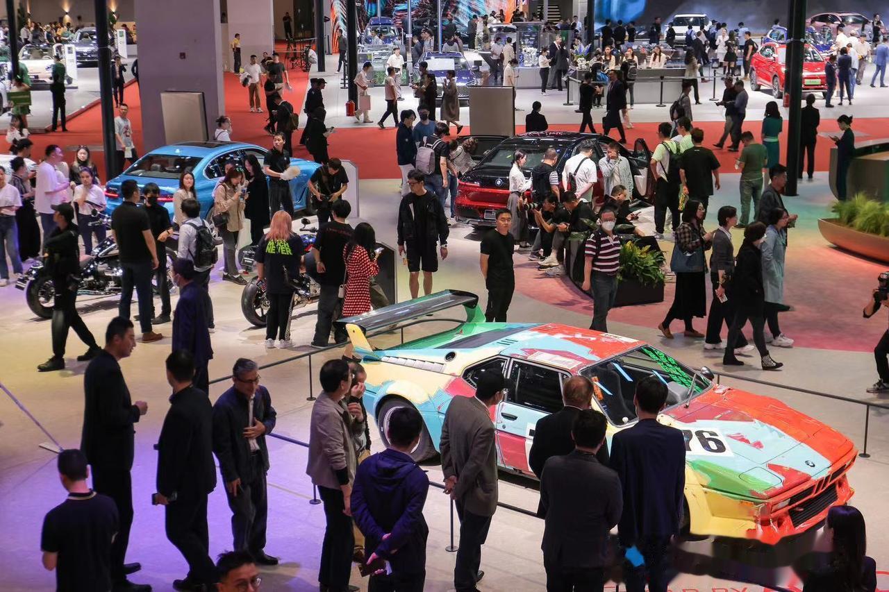 在本次上海车展，宝马集团再一次上演全军出击：旗下四大品牌BMW、MINI、BMW