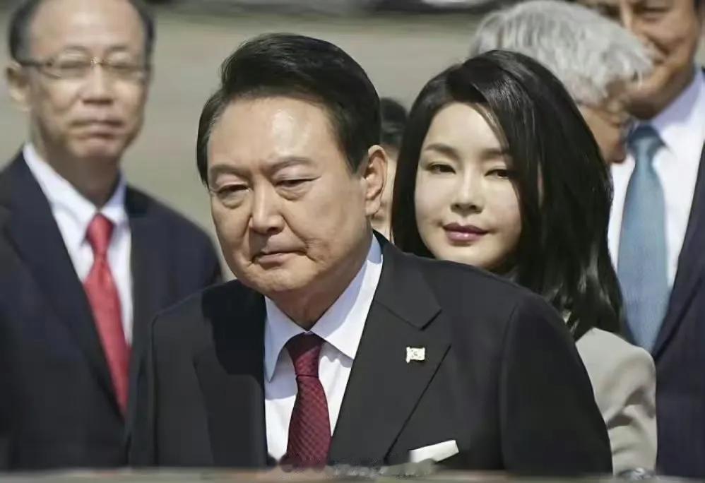 尹锡悦准备用韩国前常驻联合国代表赵兑烈接替外交部长朴振。
这样，朴振就成了申办世