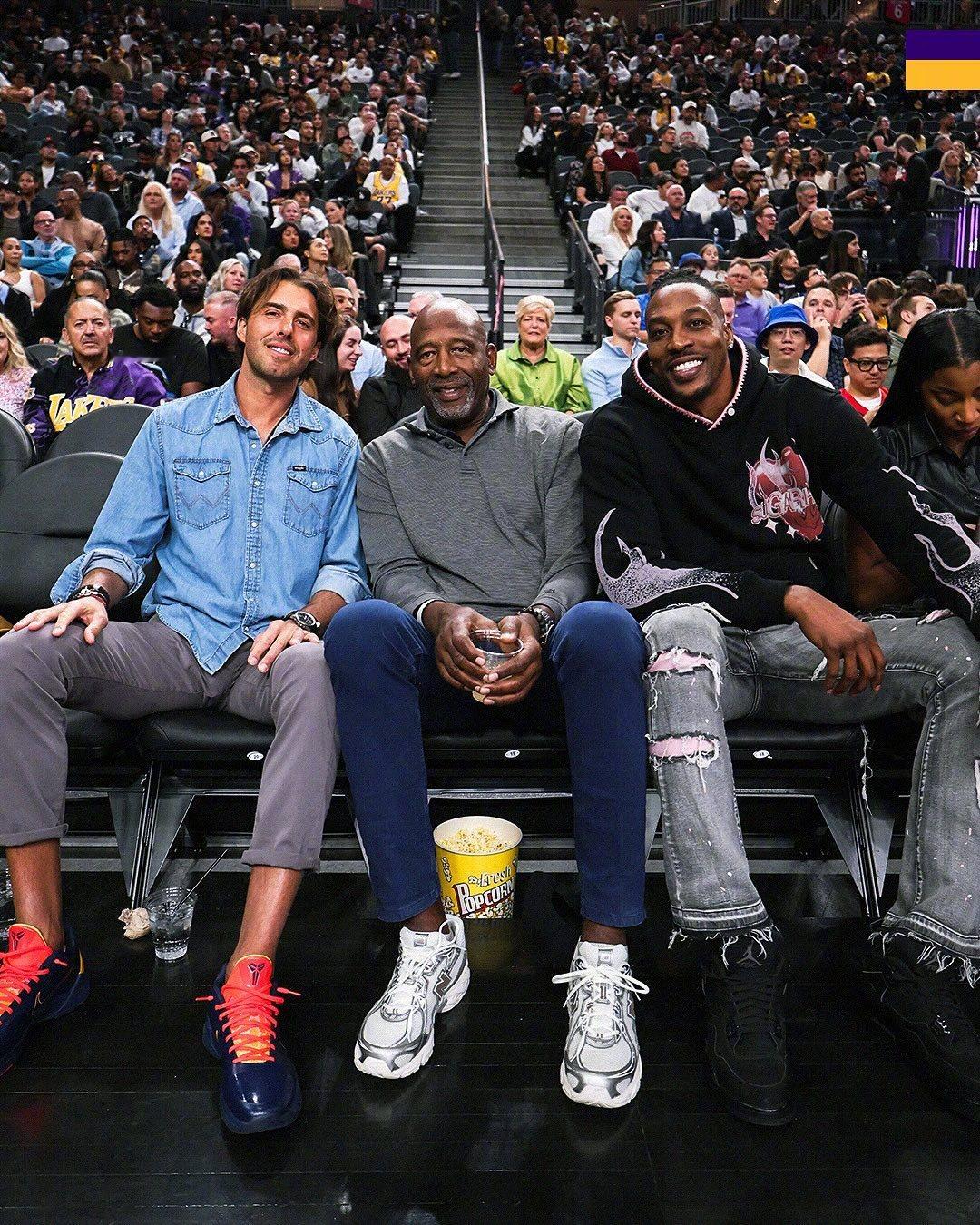 湖家人💜独行侠vs湖人 NBA季前赛 湖人国度 ​​​