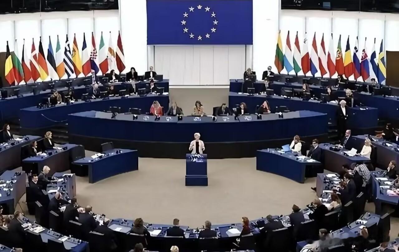 欧洲白挨了，2026年以来，欧洲各地的柴油价格上涨了40%，而汽油价格则上涨了2