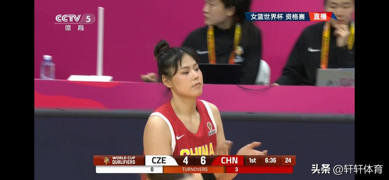 中国女篮世预赛第4轮比赛正在武汉进行，目前上半场比赛已经结束了，中国女篮以37-