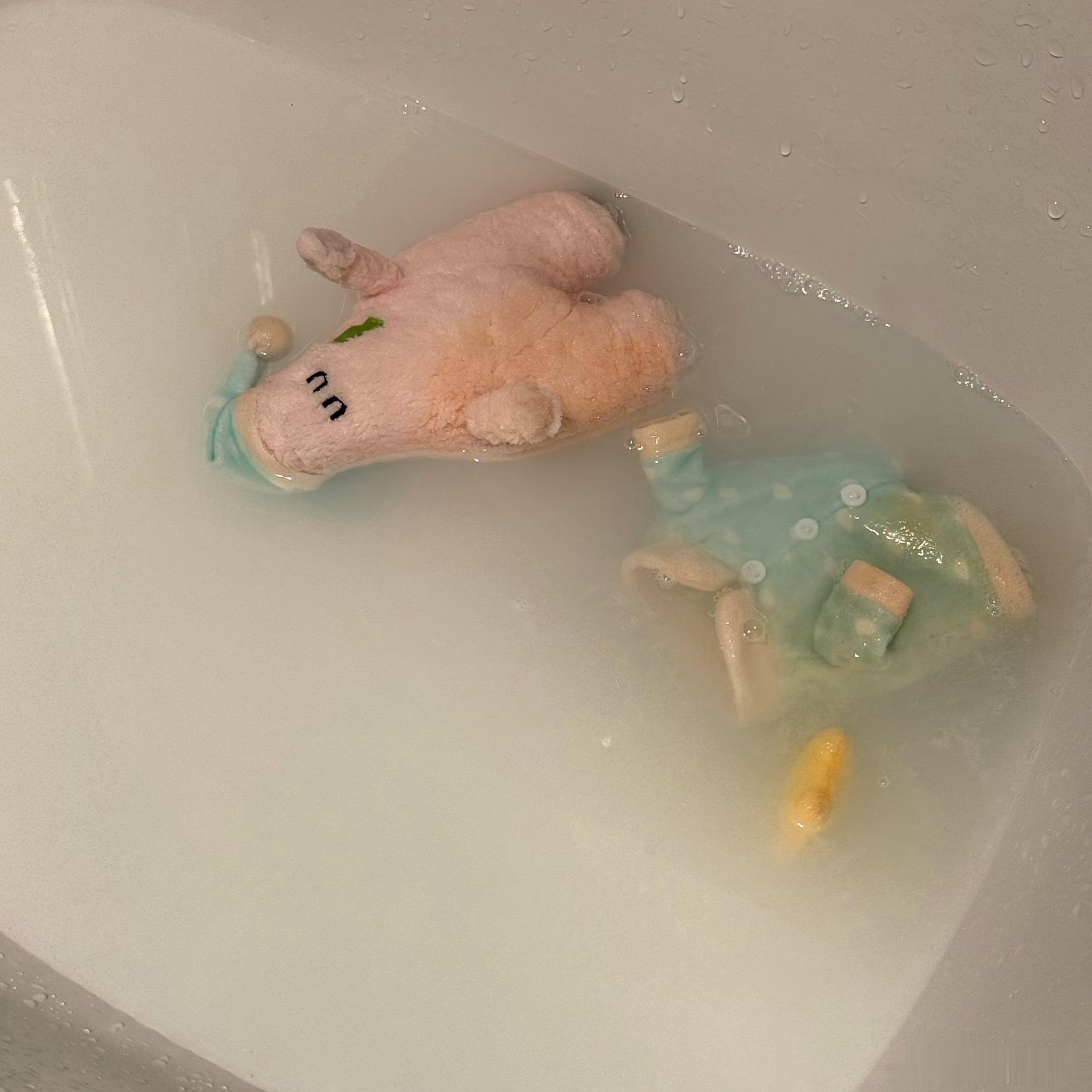 洗涤灵卸妆油都尝试了 好像还是不行捏 妈咪心碎 