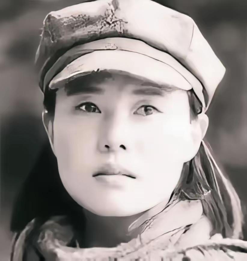 15岁女红军临刑将被斩首，敌团长拦下扛走，多年后真相让人五味杂陈
 
 
193