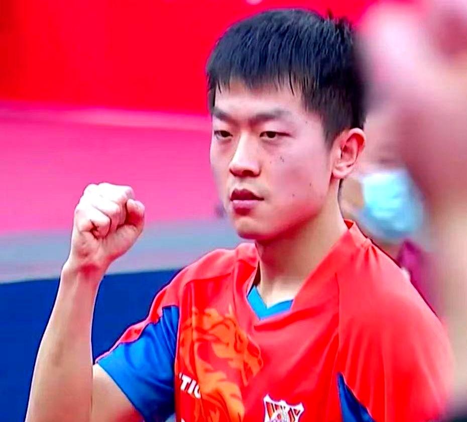 这场男单半决赛压根没悬念，林诗栋轻松碾压袁励岑进决赛。小石头正手进攻成功率高达7