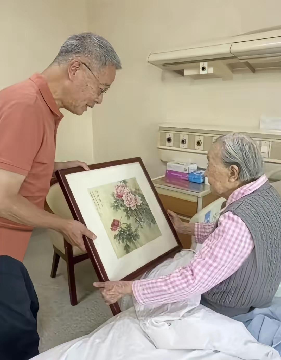 2026年8月11日，两弹元勋邓稼先的遗孀许鹿希，迎来98岁生日。生日前一日，侄