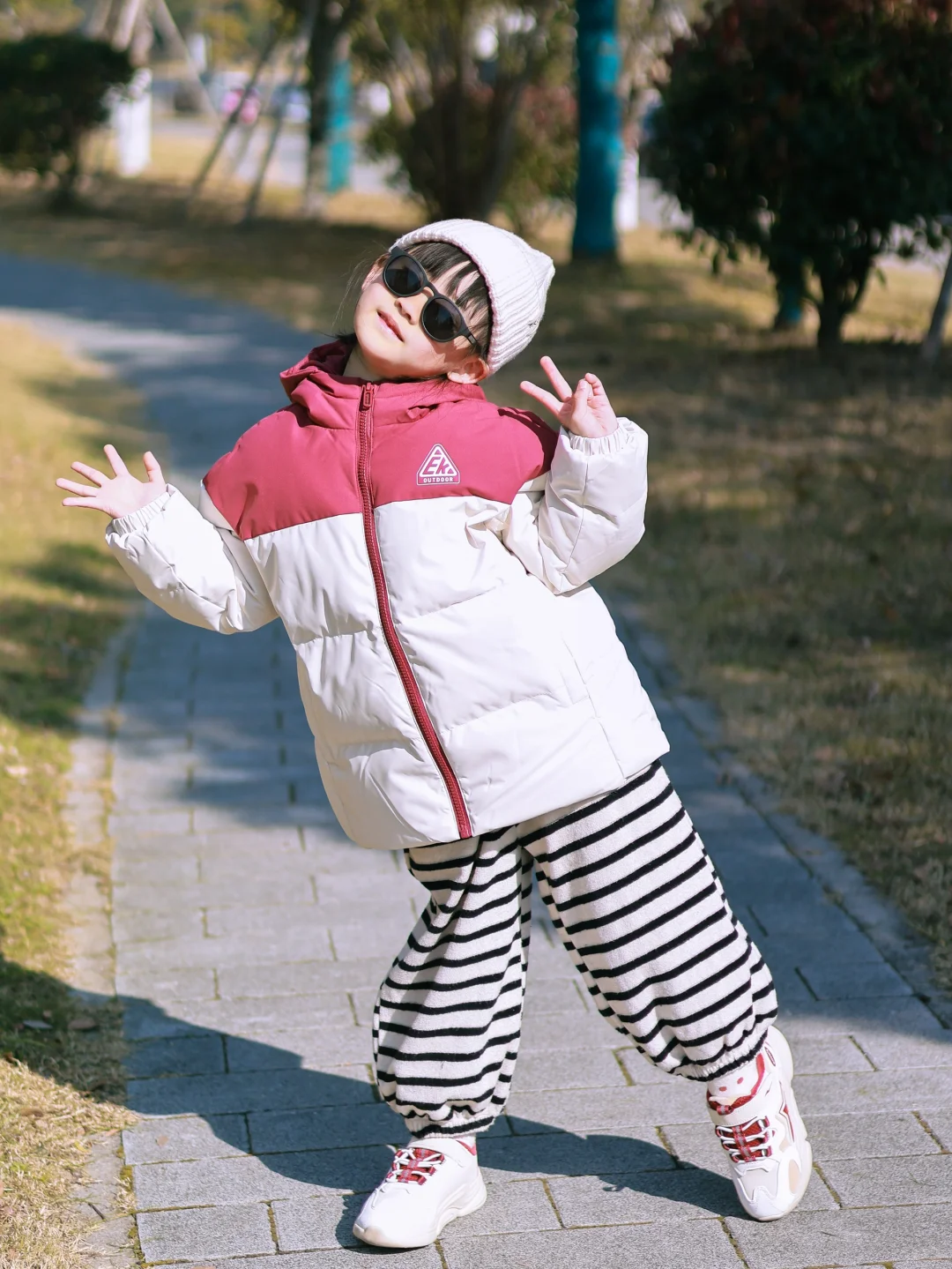 日子在重复过，而她也在悄无声息的长大👧