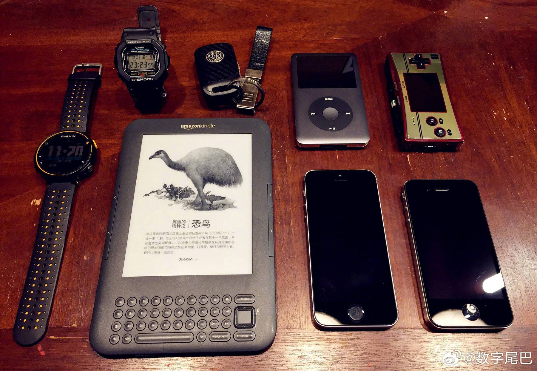 尾巴EDC 话说我这 EDC 还能打么紫色 kindle 