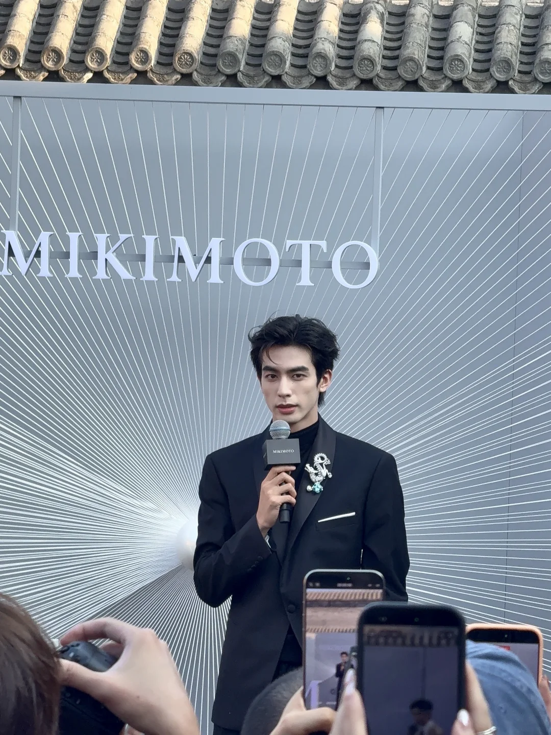 宋威龙亮相MIKIMOTO线下活动
