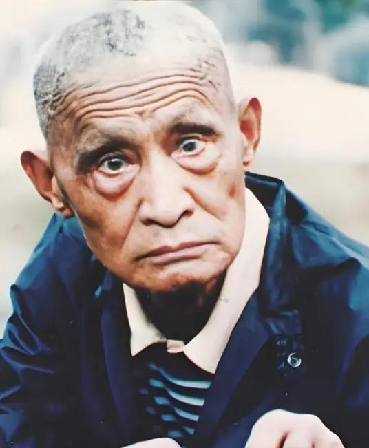 1930年，武术家万籁声在上海与德国拳击家克利比武，克利对万籁声说：“这瘦猴能接