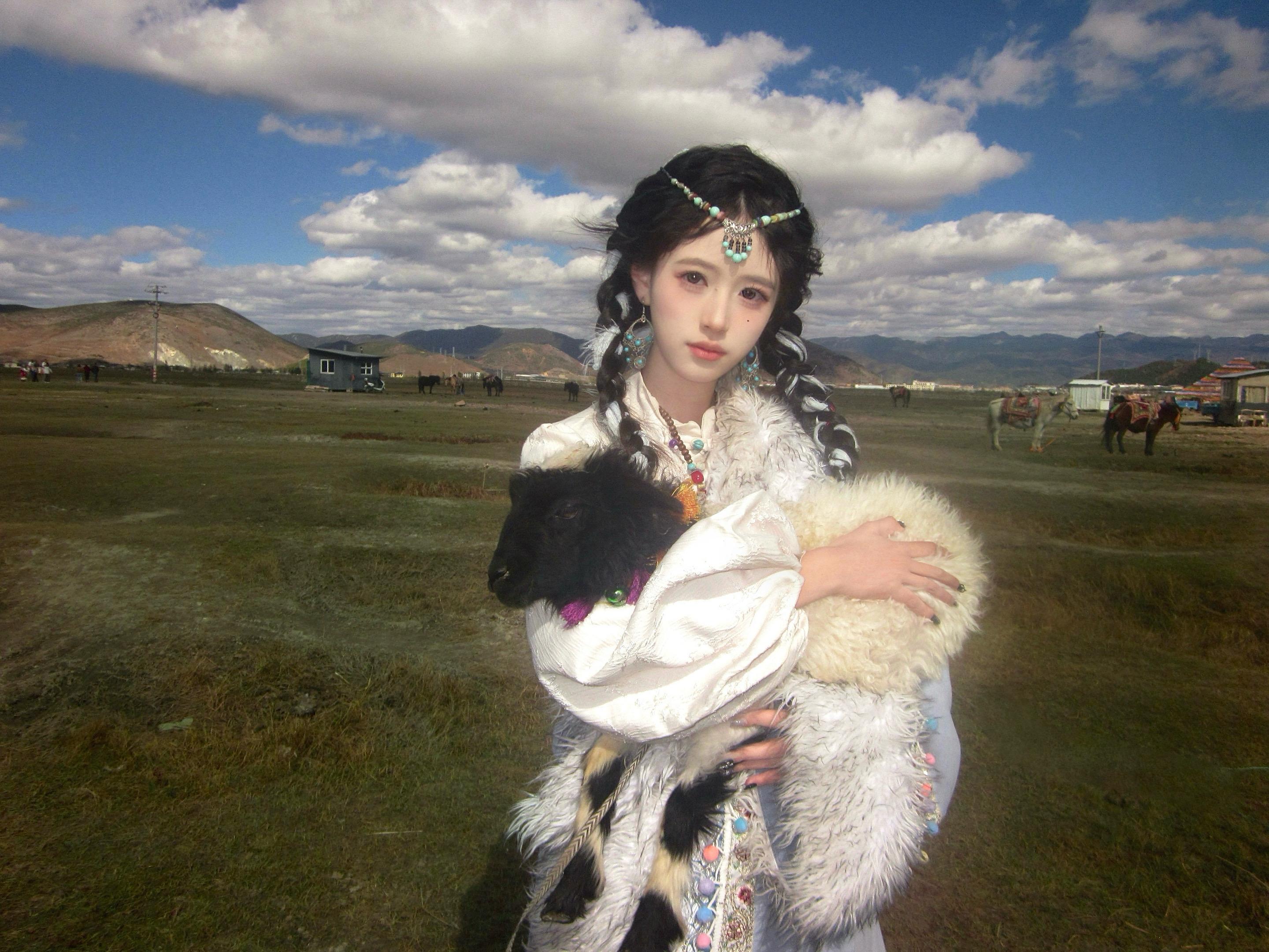 那里的天很蓝 云很低 人变得简单 心也变得轻盈