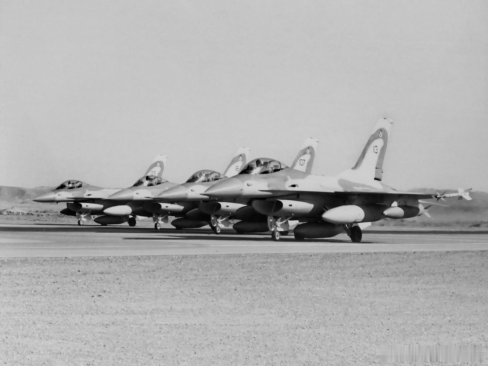 飞扬军事 1981年6月7日，以色列空军执行“巴比伦行动”，出动F-16战机空袭