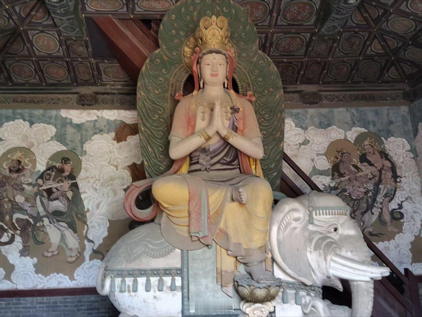 大同，善化寺里的金代古阁，普贤阁，金代彩塑，气韵端严，精美绝伦～ 