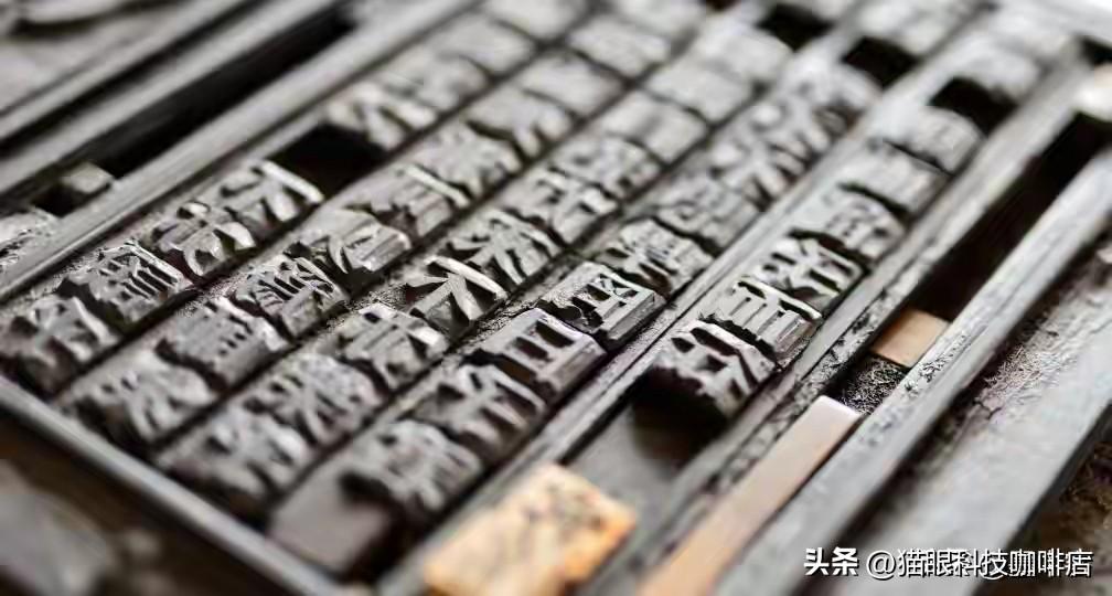 你有没有过这种体验？看一份英文合同，眼都快看瞎了，翻到中文版，薄了快一半。别怀疑