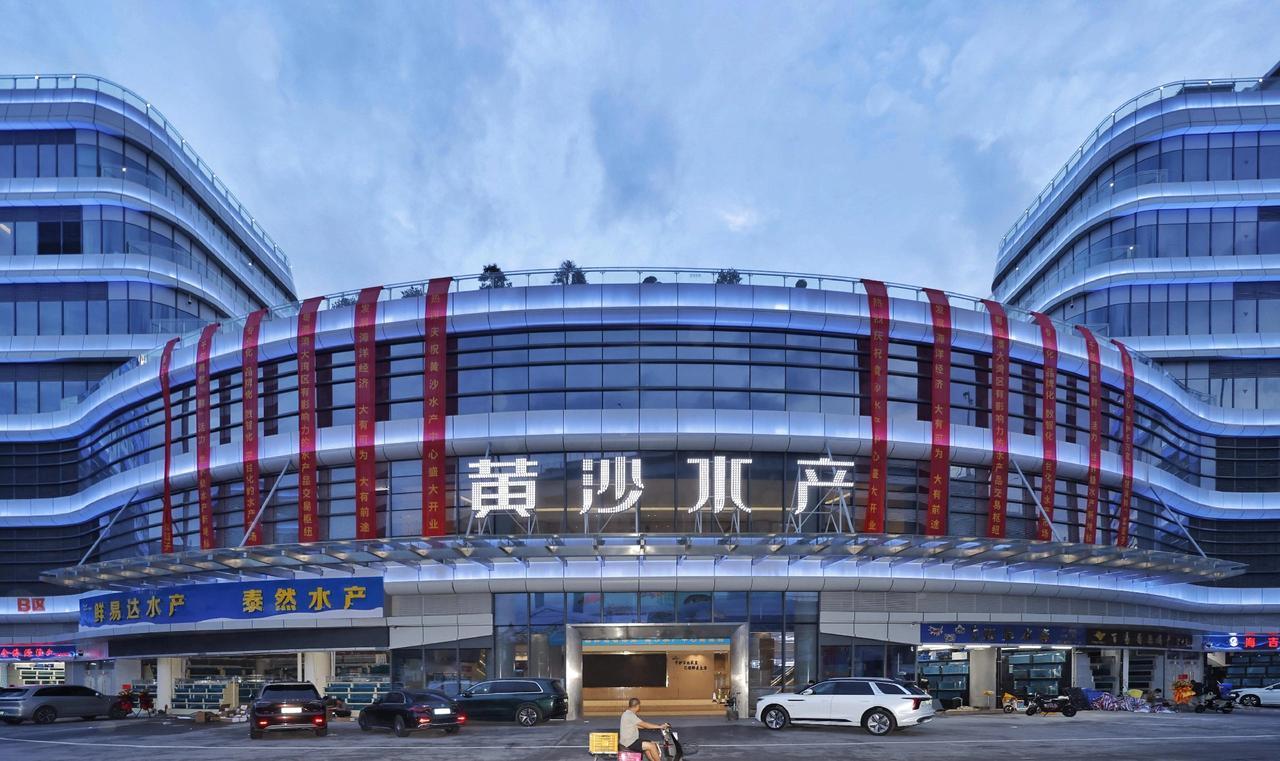 广州人注意！开了20多年的黄沙水产老市场，10月要变天了！
 
广州街坊常去的黄