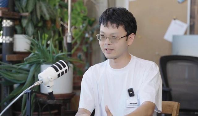 宁可丢掉工作，也要抗议将中国列为敌对国家！就在前不久，从咱们清华大学走出来的Al