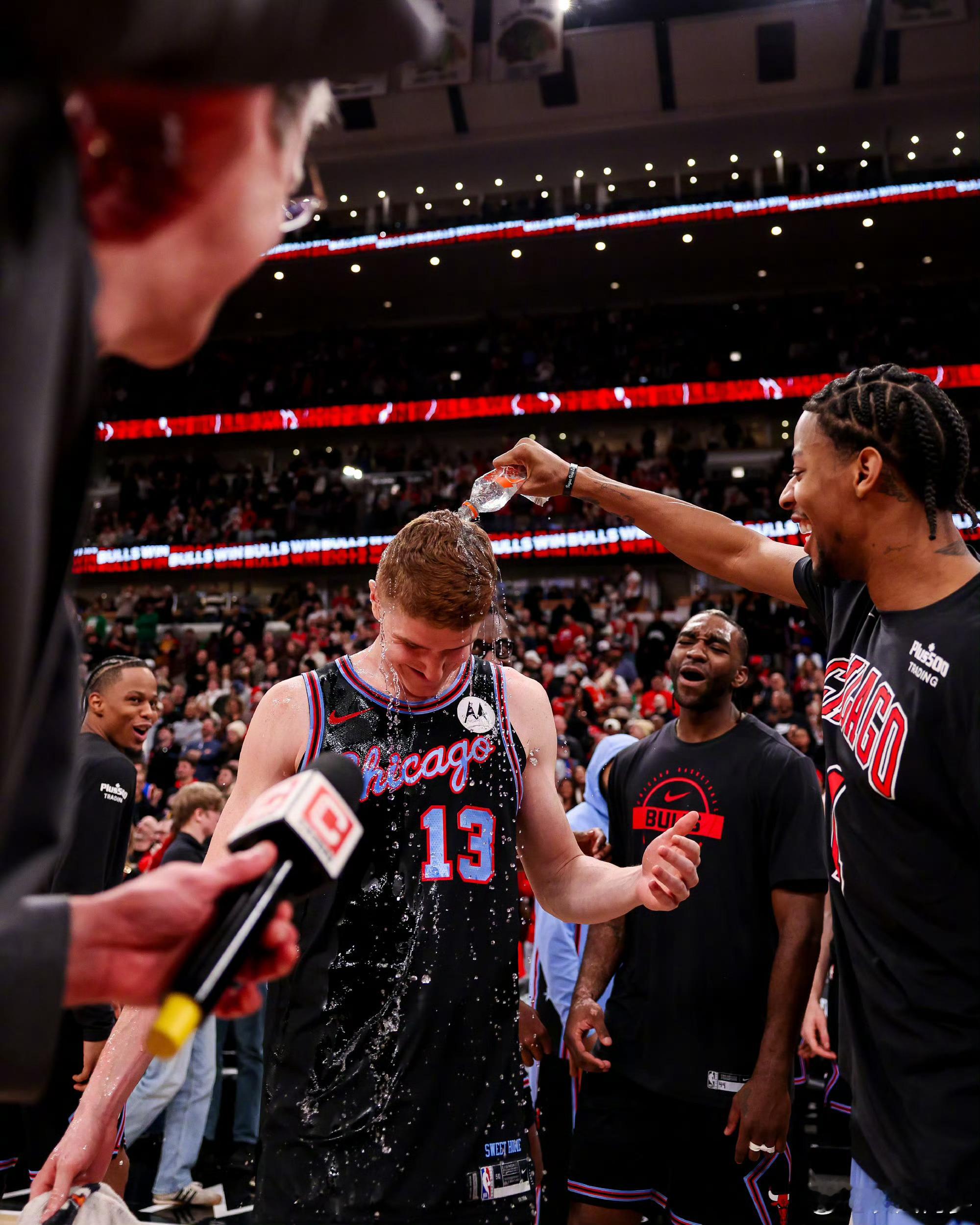 周一赛事推荐nba ：湖人vs公牛湖人没了浓眉，湖人的内线防守就是纸糊的；没了里