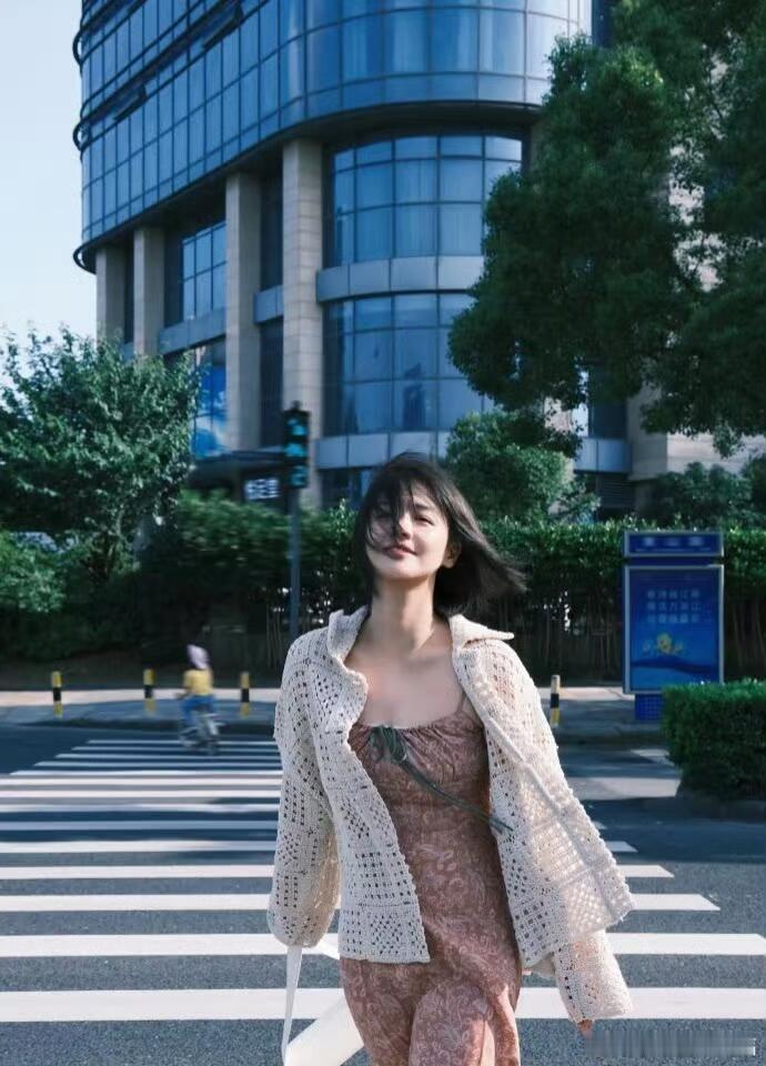 不知道马姓明星真的很抽象想是谁说马思纯只会青春疼痛！姐能红着眼眶说心事，也能现场