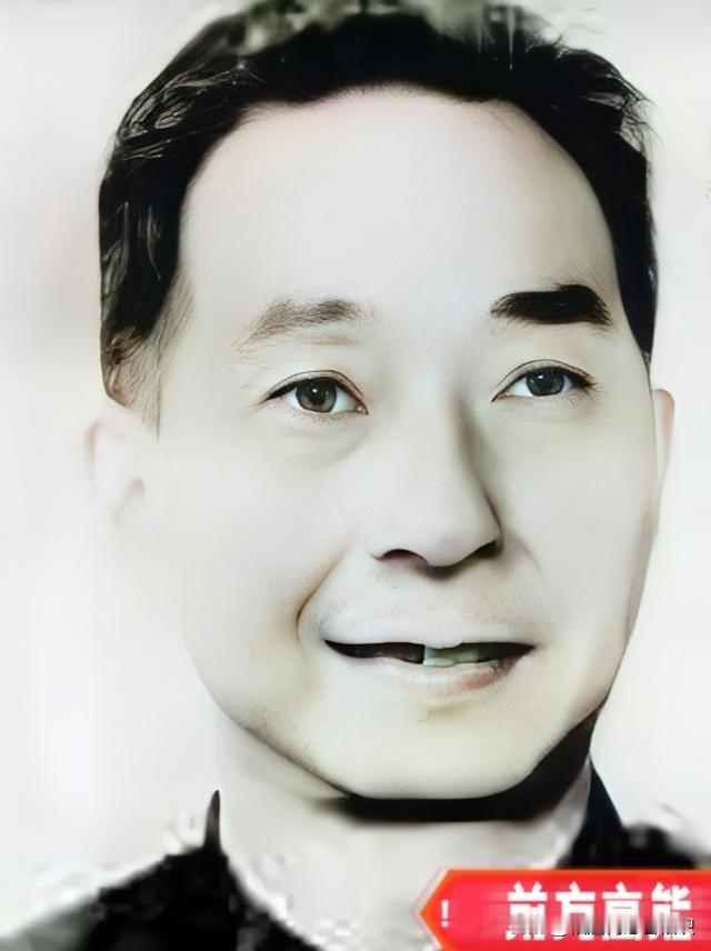 前任老院长姚迁于离世，
接任的是初中文化的徐湖平。
按理说，今天这样的接任者
几