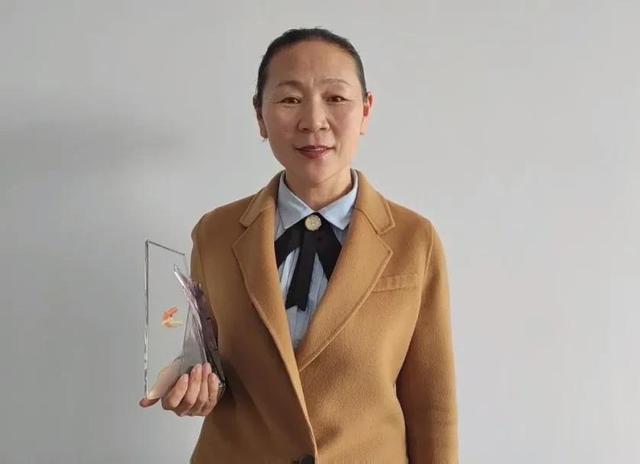 河南|首届河南最具发展力校长荣耀发布！鹤壁2人