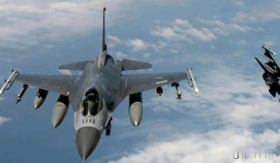 伊朗防空困局：装备抉择与战争现实的双重困境

当下，中东局势剑拔弩张，美国“林肯