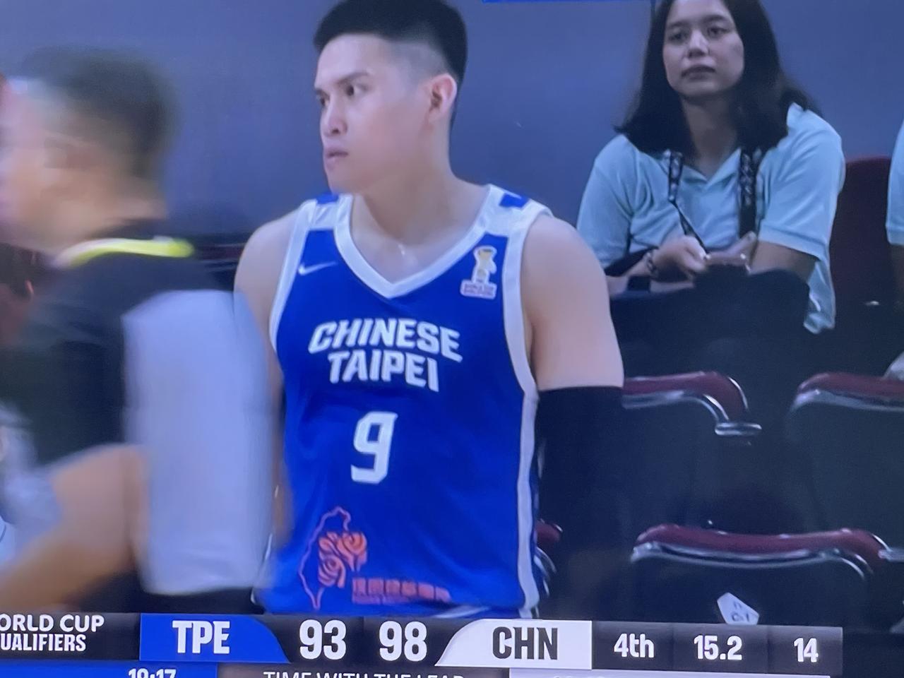 北京队的两员大将赵睿和陈盈俊，都是CBA的顶级后卫。不知道这两个人哪一个薪资更高