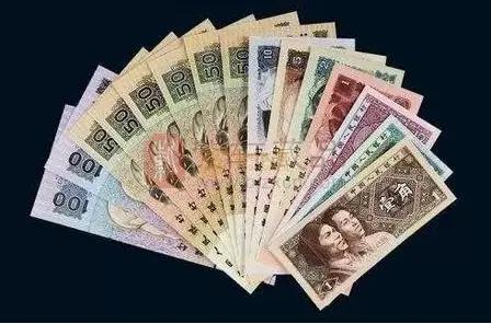 人民币上的“笑脸盲文”：藏在纸币里的温柔，是1700万视障同胞的尊严
 
一张百