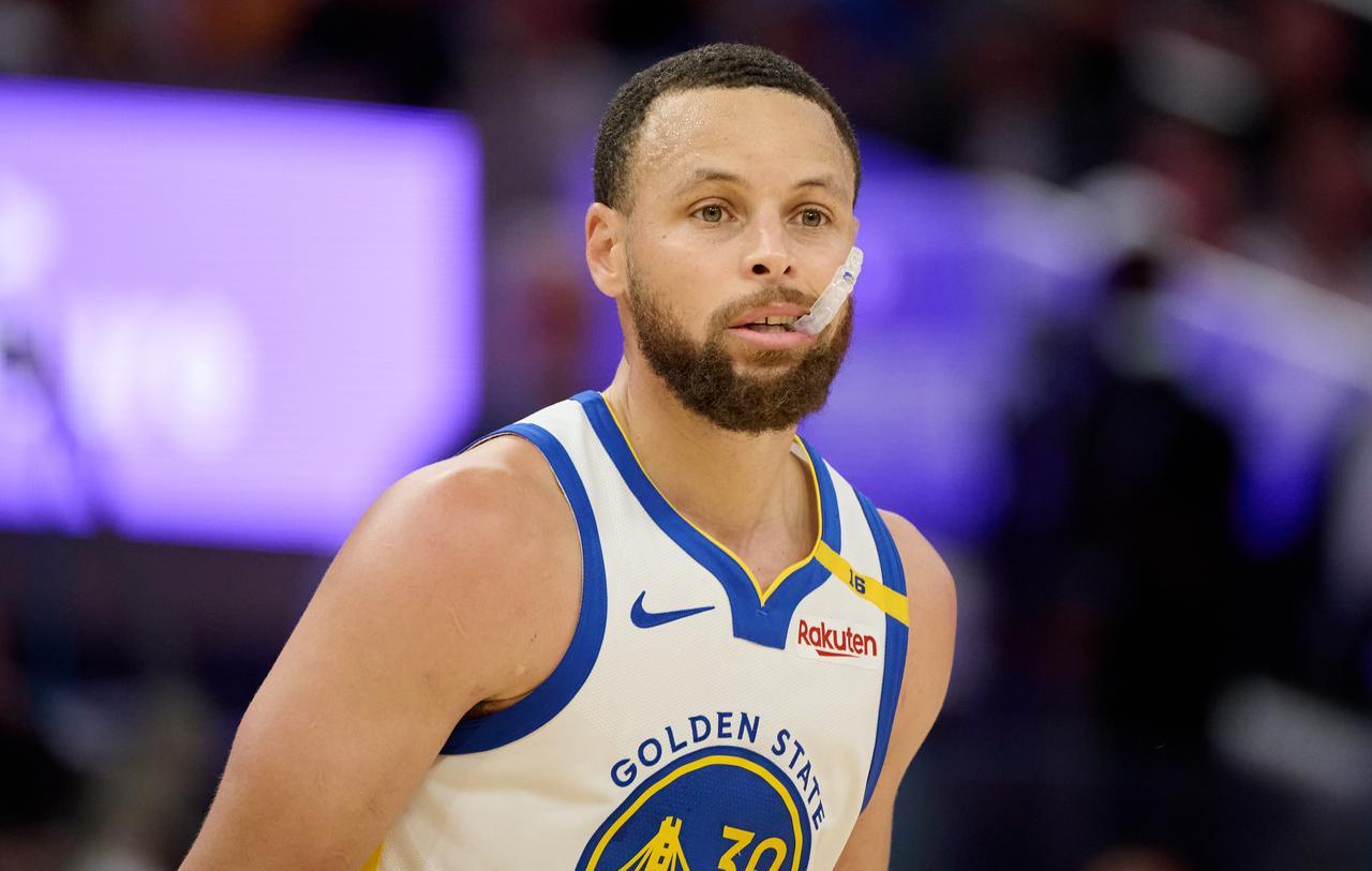 哈登只差1550分，下赛季就能撞线。
威少还差3328分，以他场均14.6分的状