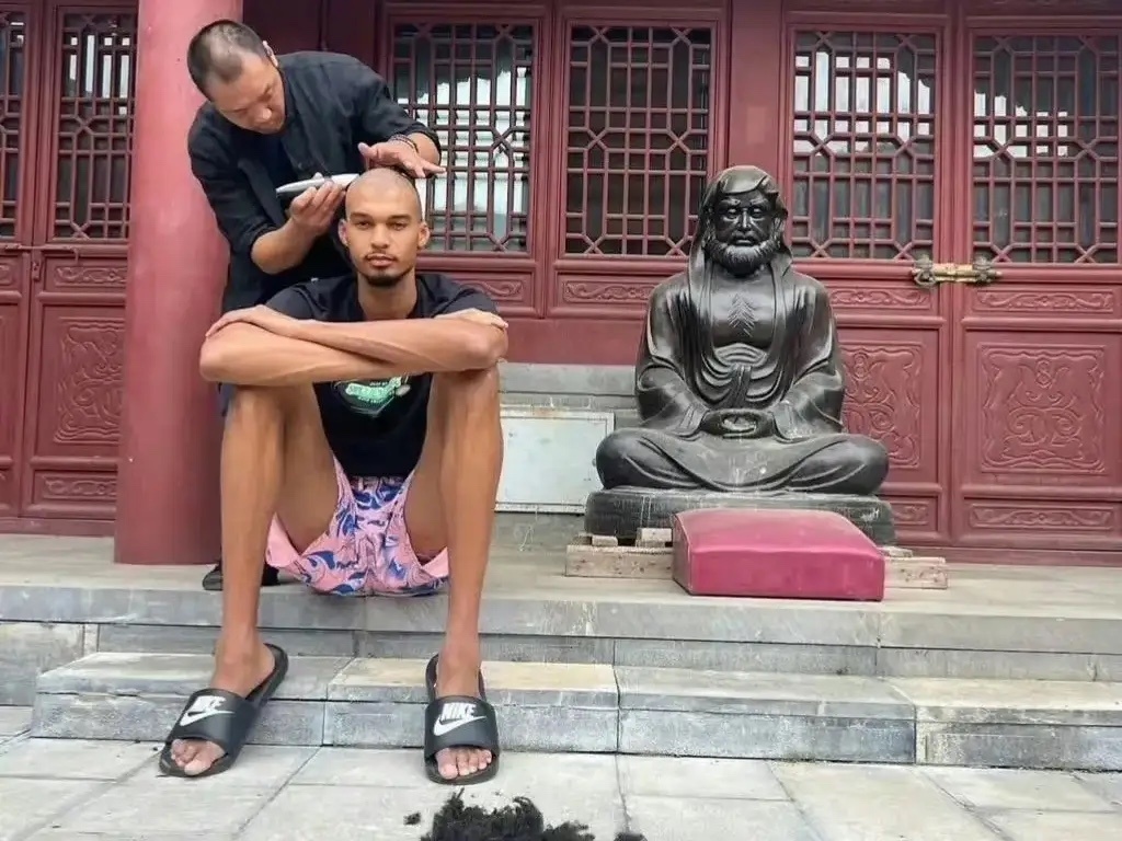 ➡洋汉僧？？？下回打西决总决的时候把修女换成少林十八铜人nba吐槽大会文班亚马马