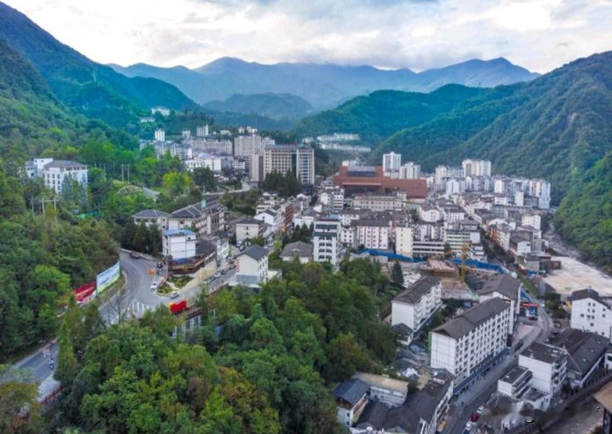 如何破解旅游目的地房东吃租金模式？
当民间资本（尤其是“房东吃租金”的短期逐利模