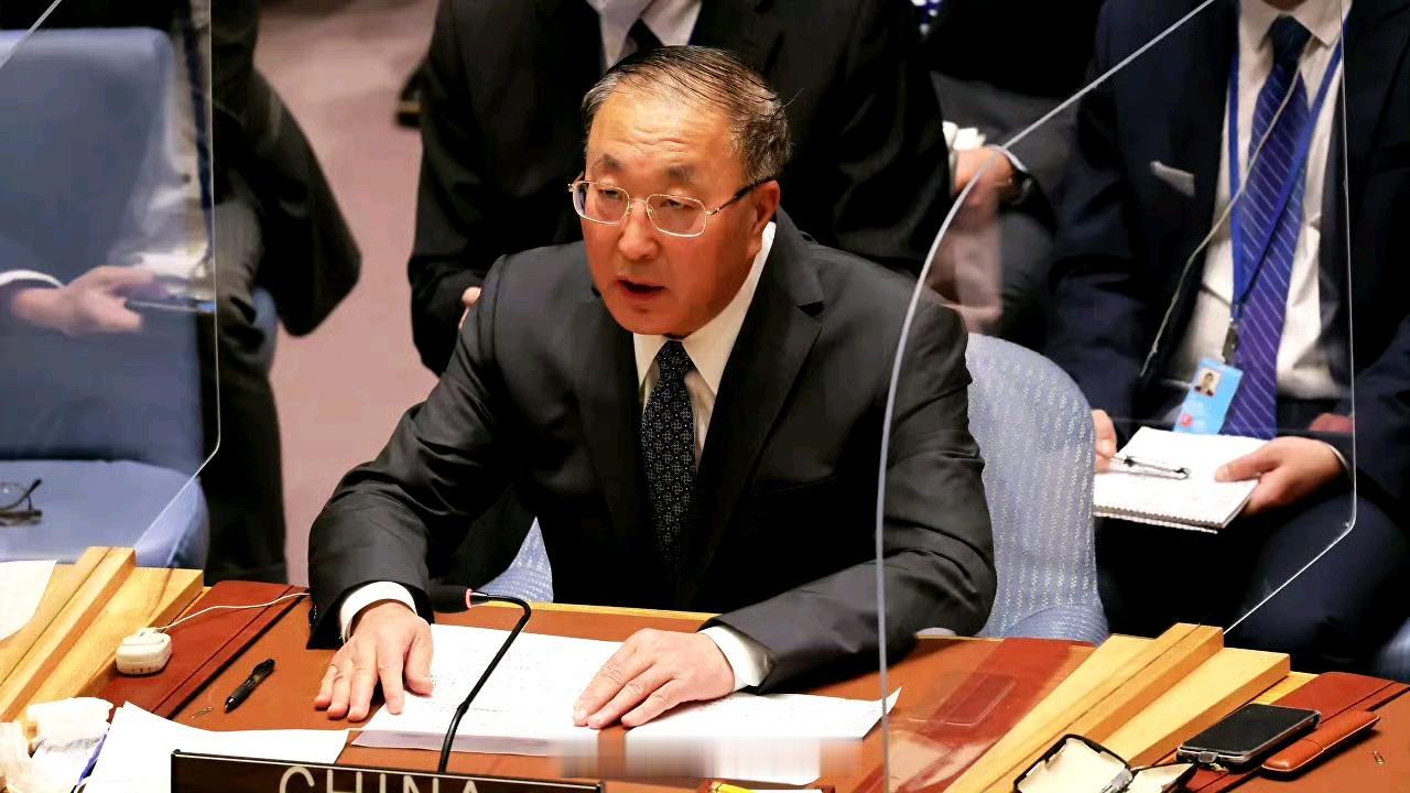 中国常驻联合国代表张军离任回国。近日，张军向联合国秘书长古特雷斯辞行。
俄罗斯、