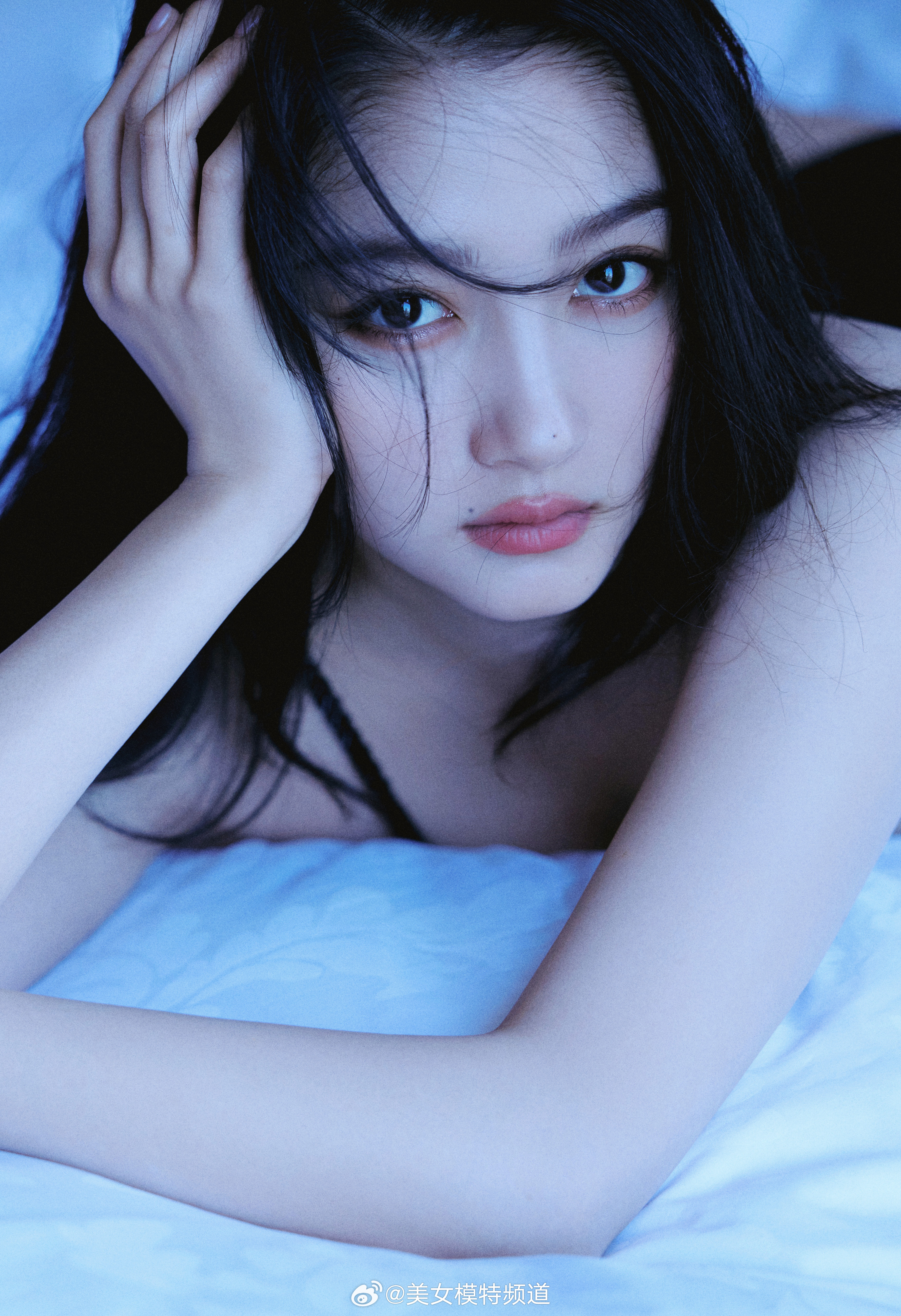 关晓彤慵懒浪漫 ​​​